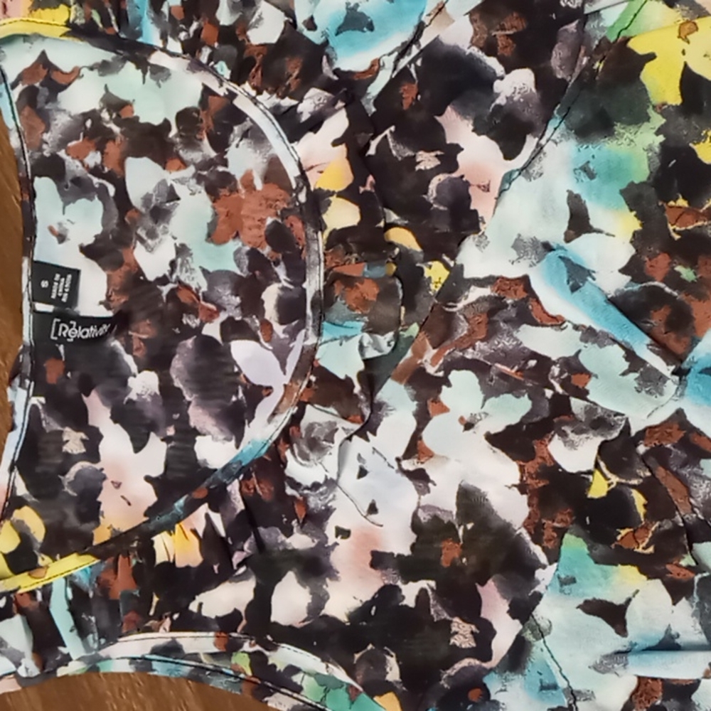 Relativity Size S Flower Pattern Ruffle Blouse - Picture 3 of 3